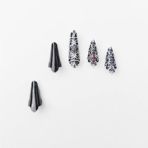 Zara limited edition Pack of finger nail ring